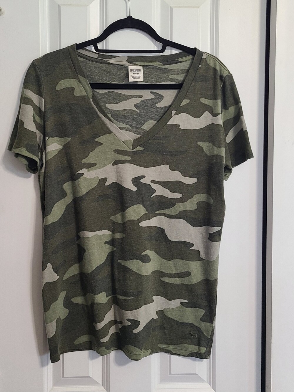 PINK Victoria's Secret V-Neck Camo Tee - Olive & Light Green